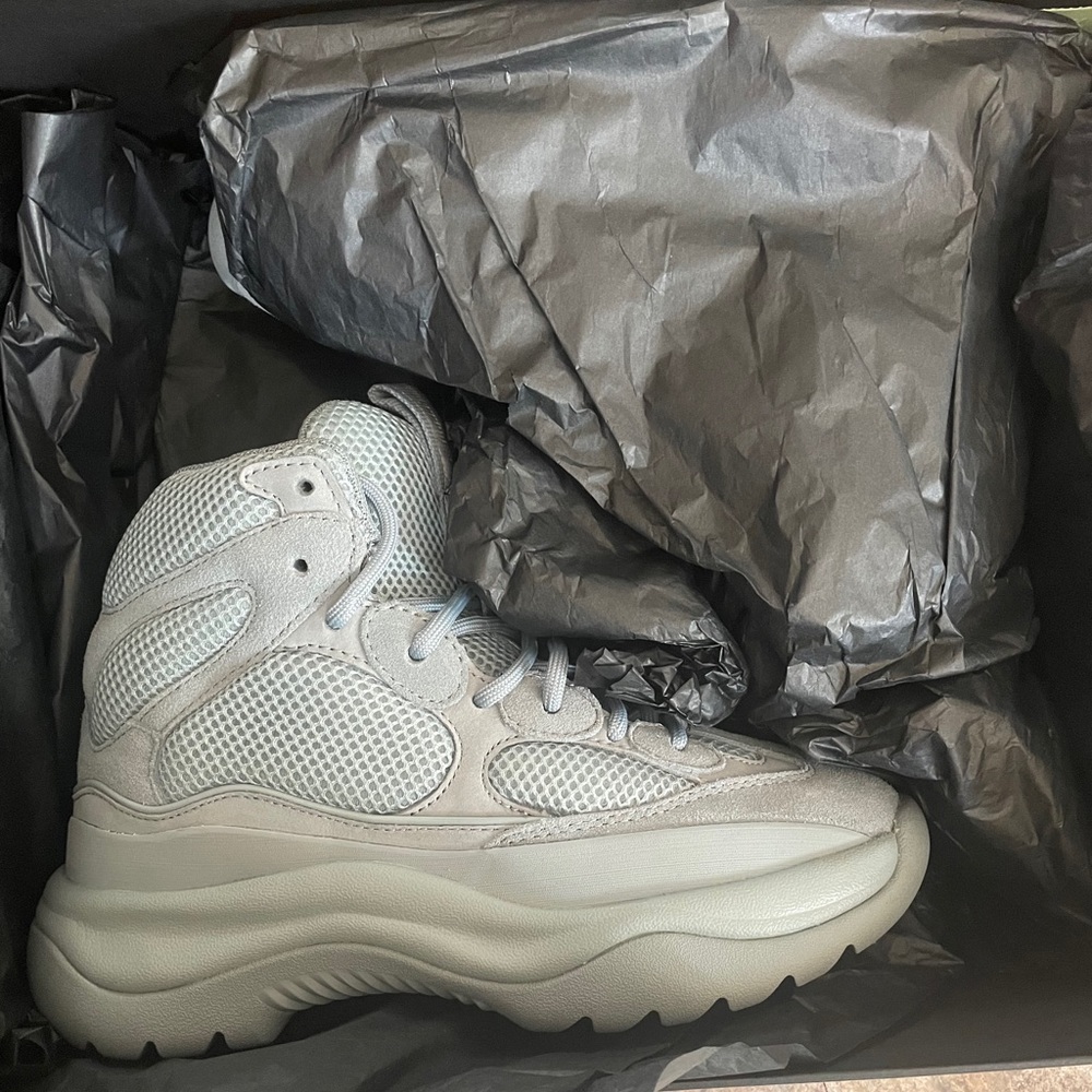 Brand new never worn yeezy hiking boot